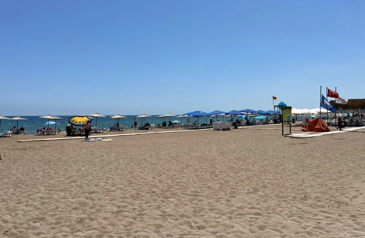 Plajdan kaldırılmak istenen gençlere kum atmışlardı! İnfiale neden olan 2 şahıs gözaltına alındı
