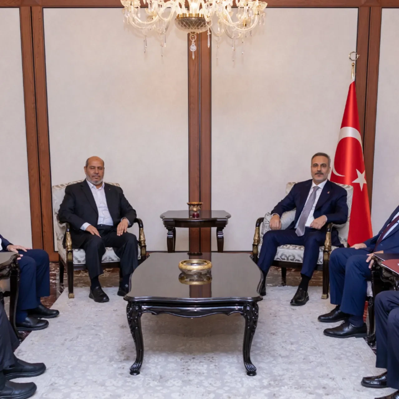 Bakan Fidan, Hamas Siyasi Büro Başkanı Hayye ve beraberindeki heyeti kabul etti