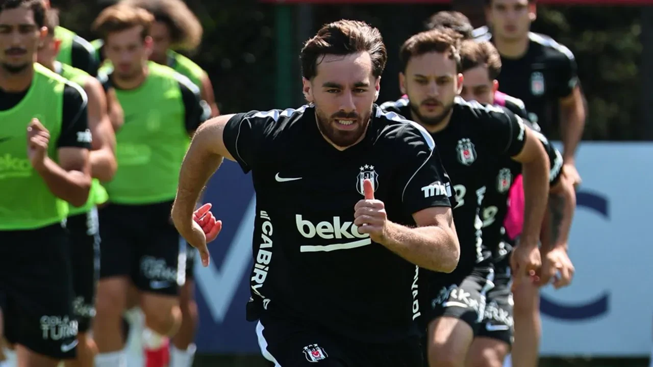 Beşiktaş'ın Midtjylland maçı kamp kadrosu açıklandı