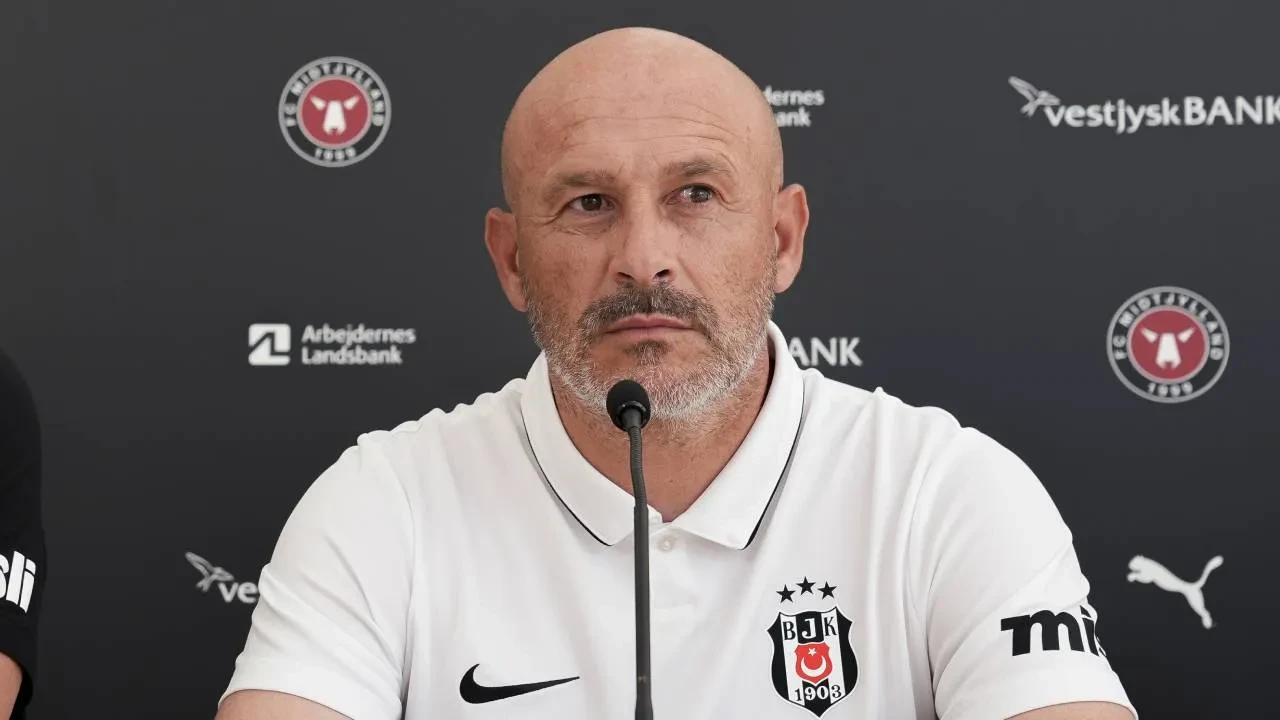 Beşiktaş'ta Italiano, Midtjylland maçı öncesinde konuştu! "İşler biraz karışacak"