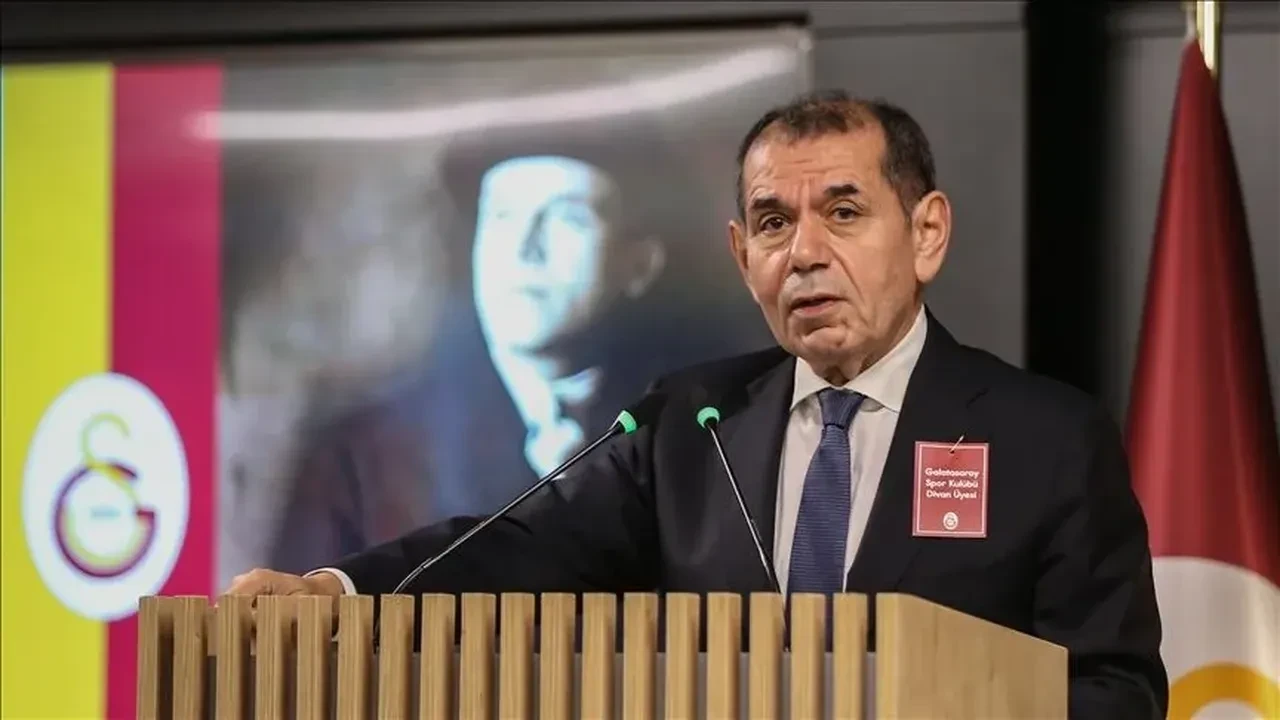 Dursun Özbek’ten transfer eleştirilerine sert sözler: 'Ne yani, kimi alacağımızı haber mi verecektim?'