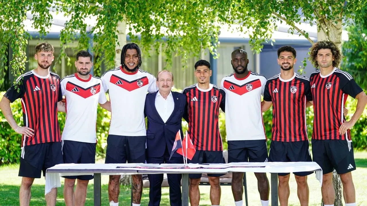Gaziantep FK'de imza şov! 7 transfer peş peşe açıklandı: Transfer yasağı kalktı, imzalar atıldı