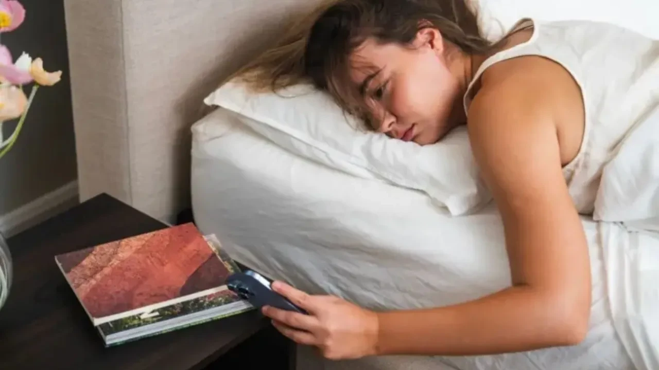 Gece Saat 03.00'te uyanıyorsanız yalnız değilsiniz! Bir daha uyuyamamanın arkasında bu alışkanlıklar olabilir  