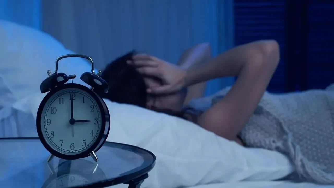 Gece Saat 03.00'te uyanıyorsanız yalnız değilsiniz! Bir daha uyuyamamanın arkasında bu alışkanlıklar olabilir  