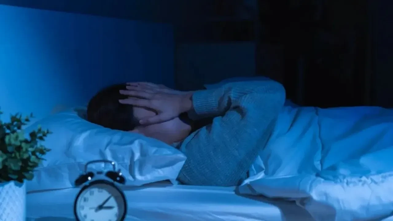 Gece Saat 03.00'te uyanıyorsanız yalnız değilsiniz! Bir daha uyuyamamanın arkasında bu alışkanlıklar olabilir  