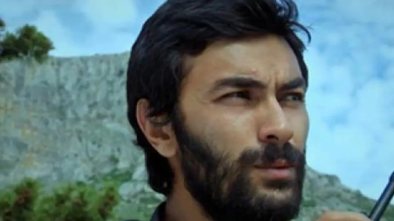 Mehmet Korhan Fırat 'Uzak Şehir' dizisi kadrosuna katıldı! 'Ufuk' karakteriyle geliyor