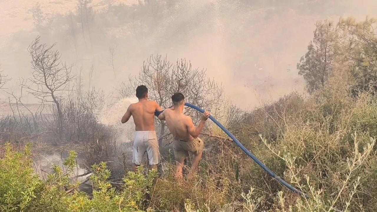 Muğla, Antalya, Balıkesir ve Çanakkale'de orman yangını! Kara yolu ulaşıma kapatıldı, hastane ve evler tahliye edildi 