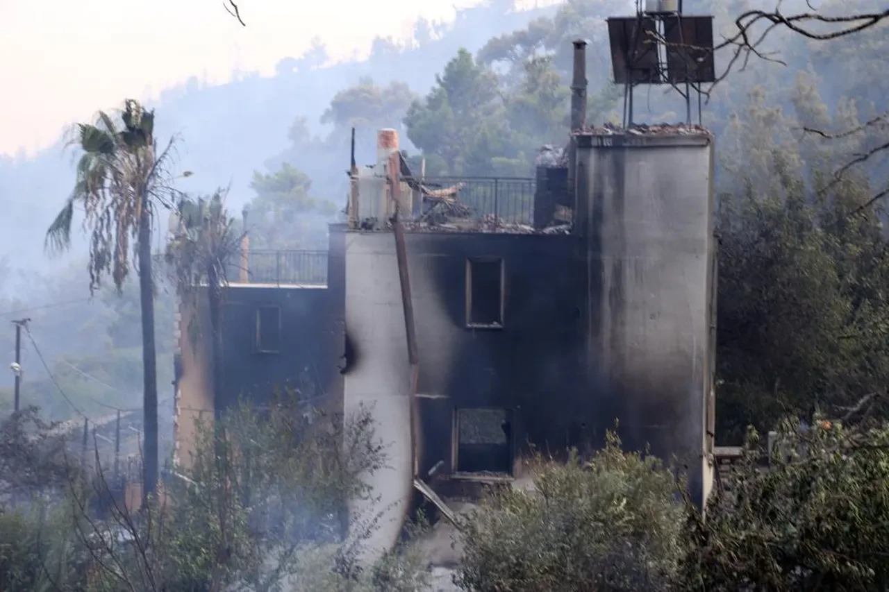 Muğla, Antalya, Balıkesir ve Çanakkale'de orman yangını! Kara yolu ulaşıma kapatıldı, hastane ve evler tahliye edildi 