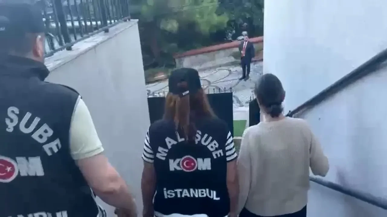 Sinem Dedetaş'ın gözaltına alınma görüntüleri ortaya çıktı 