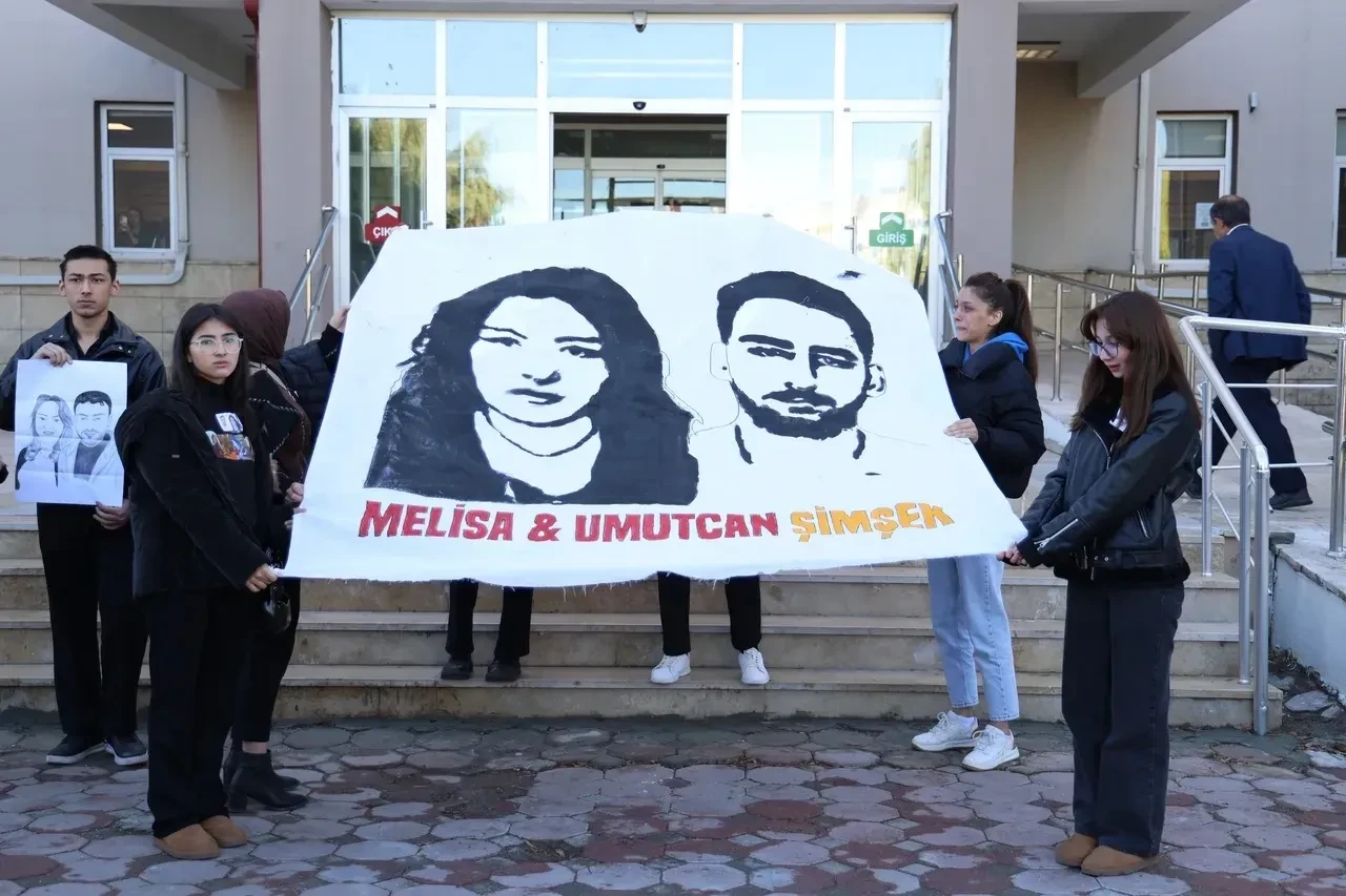 Sivas'ta boğazları kesilerek öldürülen kardeşler Umutcan ve Melisa Şimşek'in 6 yıldır aranan babalarıyla ilgili sır perdesi aralandı