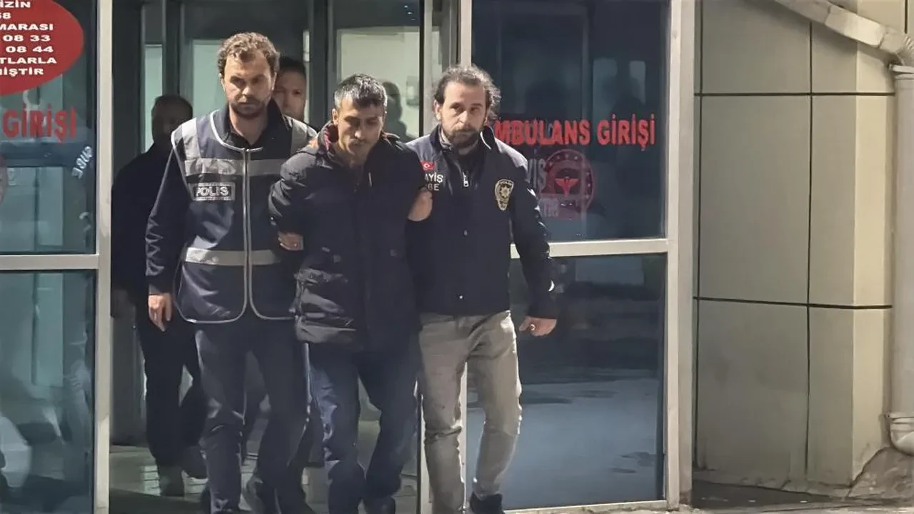 Sivas'ta boğazları kesilerek öldürülen kardeşler Umutcan ve Melisa Şimşek'in 6 yıldır aranan babalarıyla ilgili sır perdesi aralandı