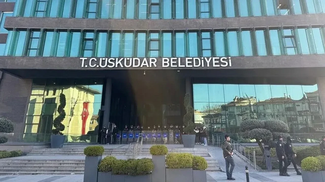 Üsküdar Belediyesi'ne operasyon! Sinem Dedetaş gözaltına alındı