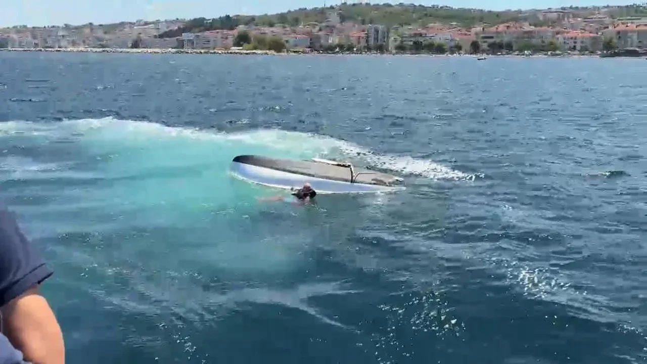 Yalova açıklarında zamana karşı yarış: 70 yaşındaki denizcinin teknesi battı