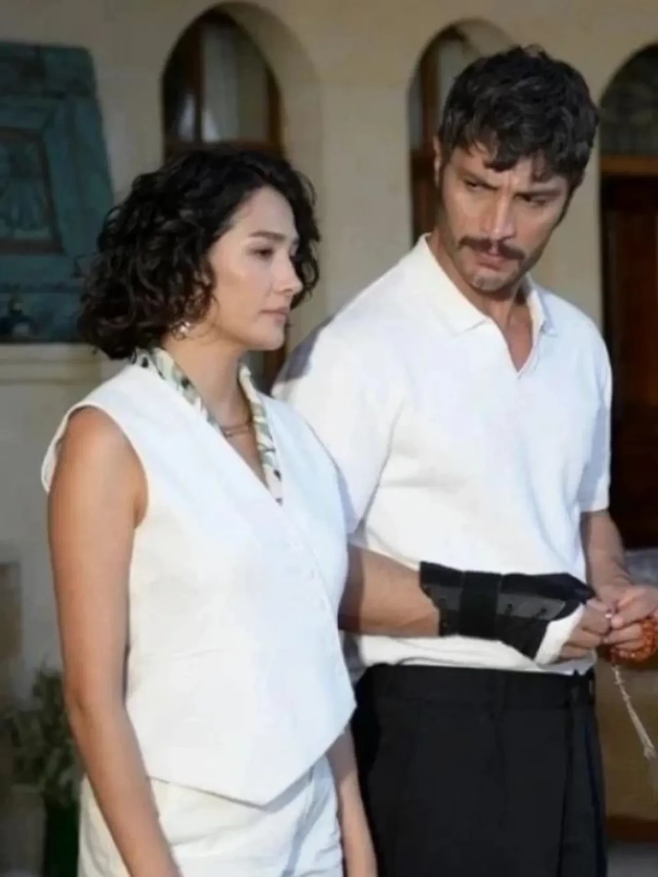 Halef'ten ayrılan Aybüke Pusat'ın set arkası istekleri iddiası!  
