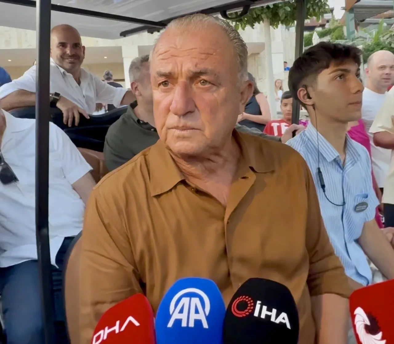 Galatasaray Başkanı Dursun Özbek'ten Şampiyonlar Ligi sözleri: Geçen seneki kadroyu koruyoruz