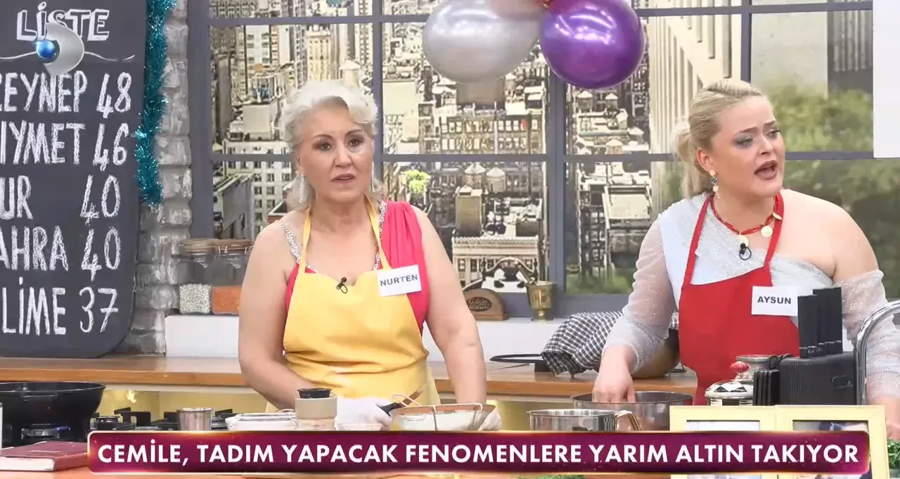 Gelinim Mutfakta Cemile tadım yapan fenomenlerin yanına gitti, tek tek altın taktı! Rüşvet iddiaları stüdyoyu salladı