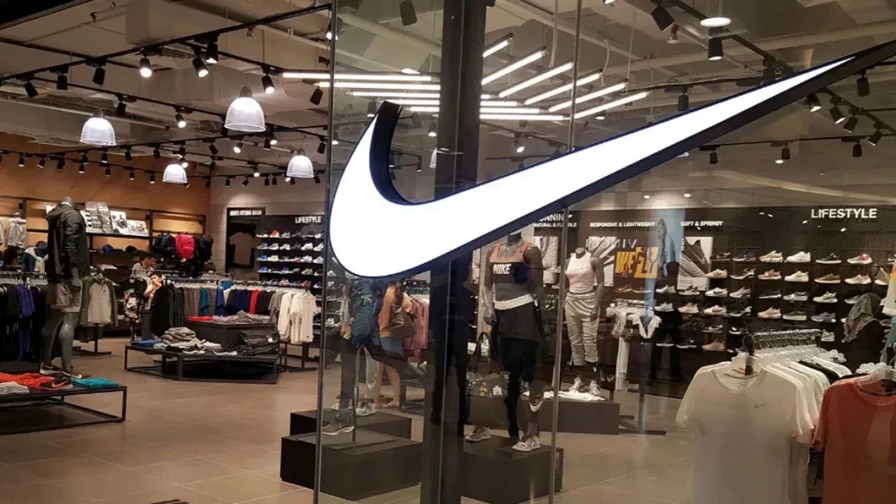 Nike’da küçülme dönemi: Amiral mağaza kepenk indirdi