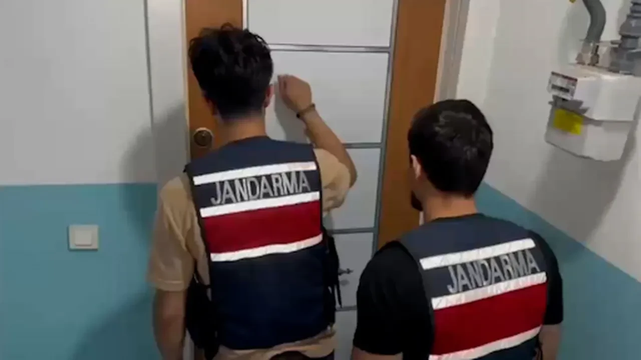 Sahte belge çetesine memurlar da karışmış! 8 ilde büyük operasyon: Çok sayıda gözaltı var