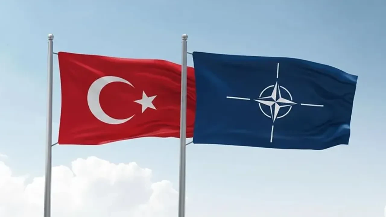 Şamil Tayyar'dan NATO'yla ilgili farklı yorum: Üye olduğumuzdan beri huzur bulmadık