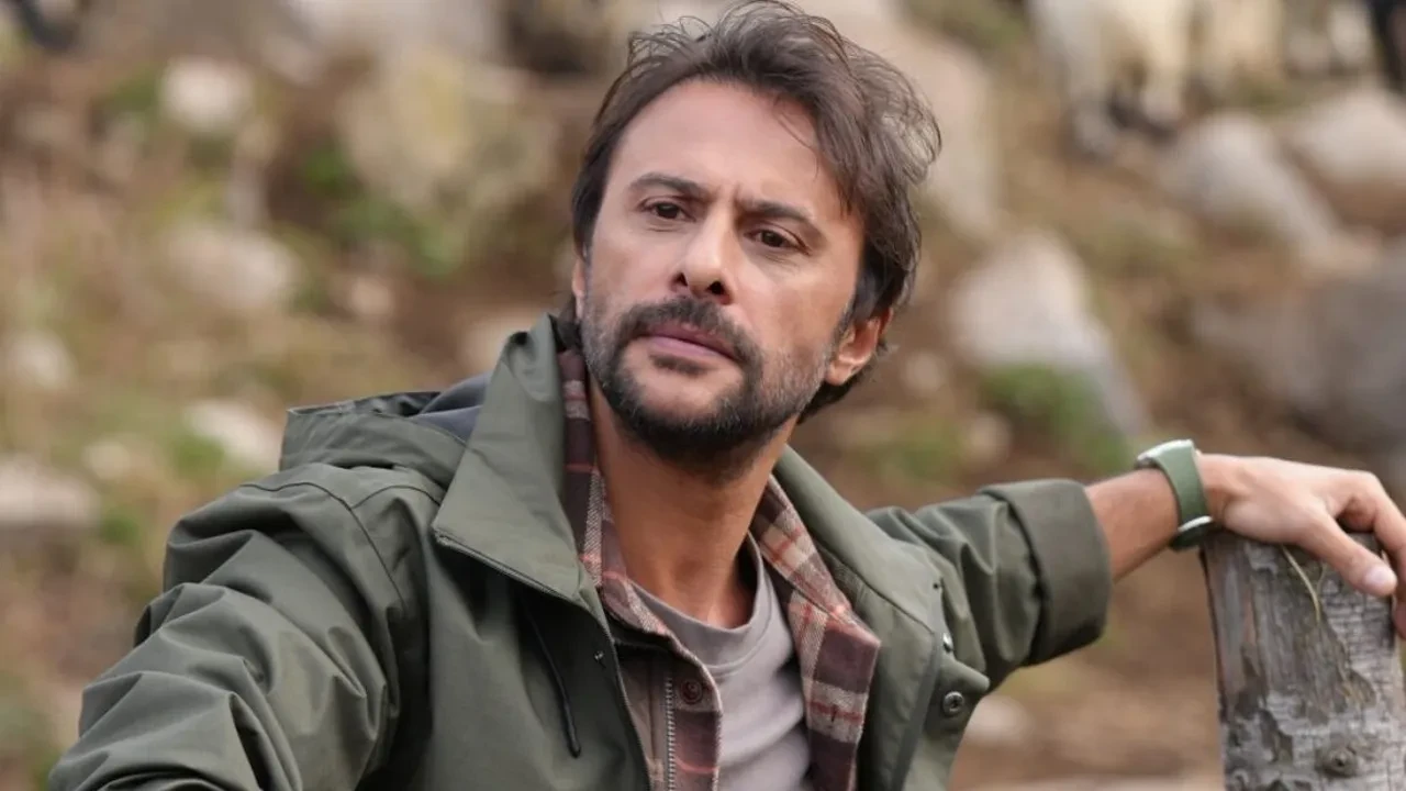 Taşacak Bu Deniz setindeki kavga gerçek çıktı! Onur Dilber ve Ulaş Tuna Astepe arasında neler oldu?