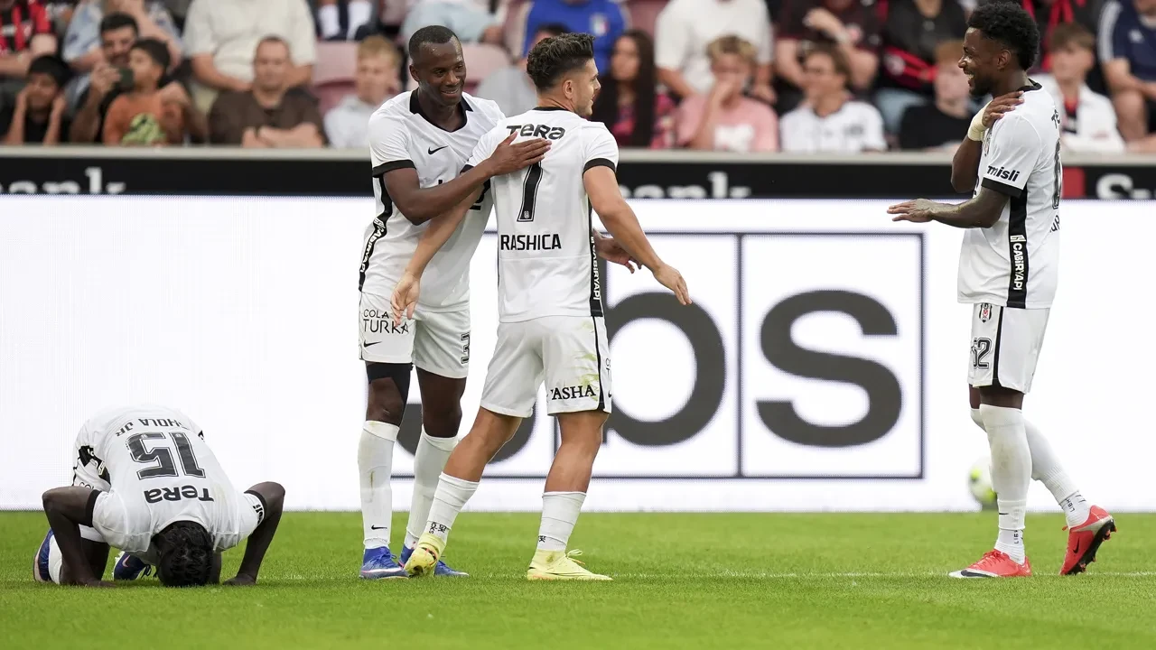 Beşiktaş UEFA Avrupa Ligi 2. ön eleme turu rövanş maçında Midtjylland'ı yenerek tur atladı