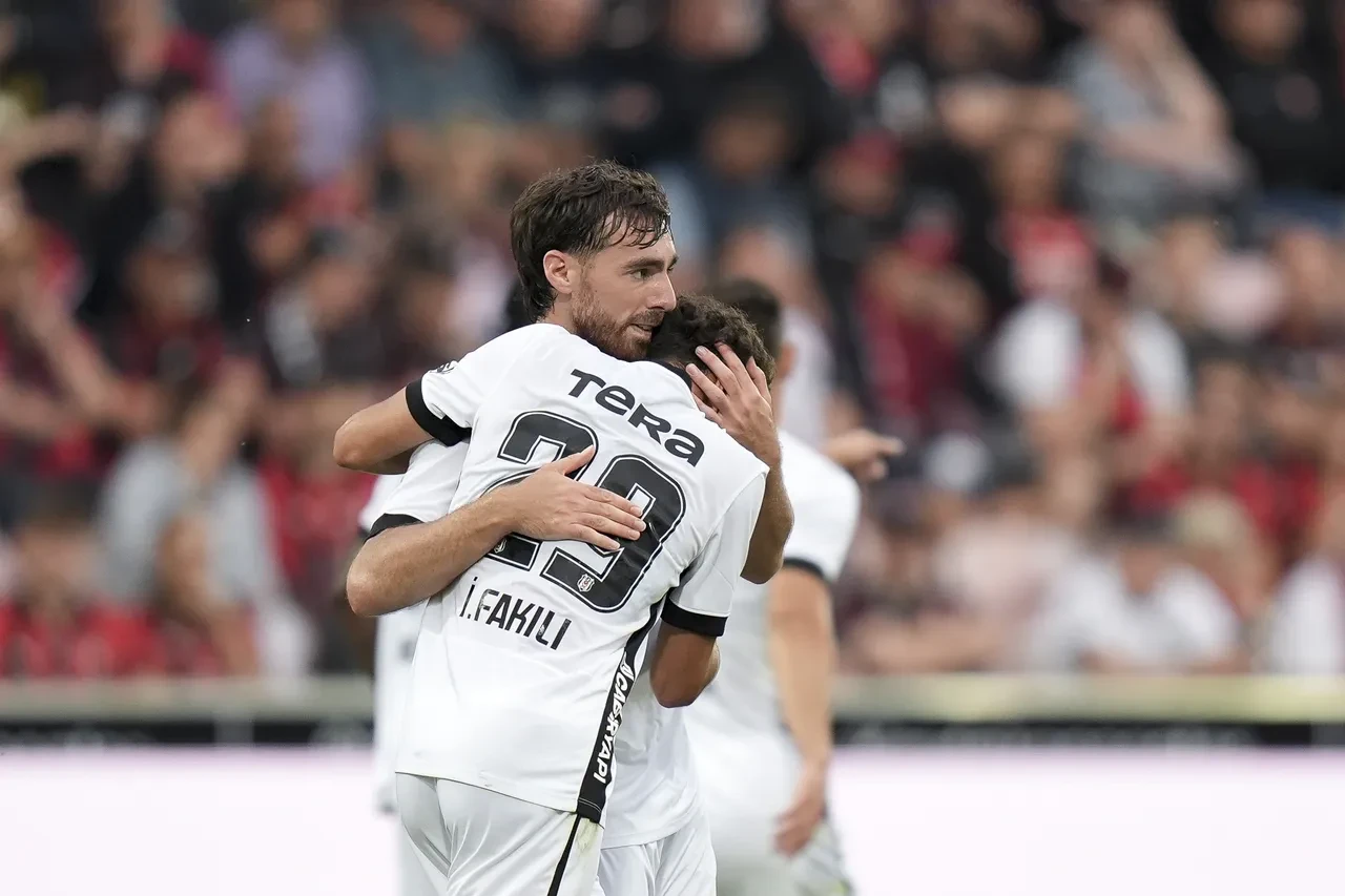Beşiktaş UEFA Avrupa Ligi 2. ön eleme turu rövanş maçında Midtjylland'ı yenerek tur atladı