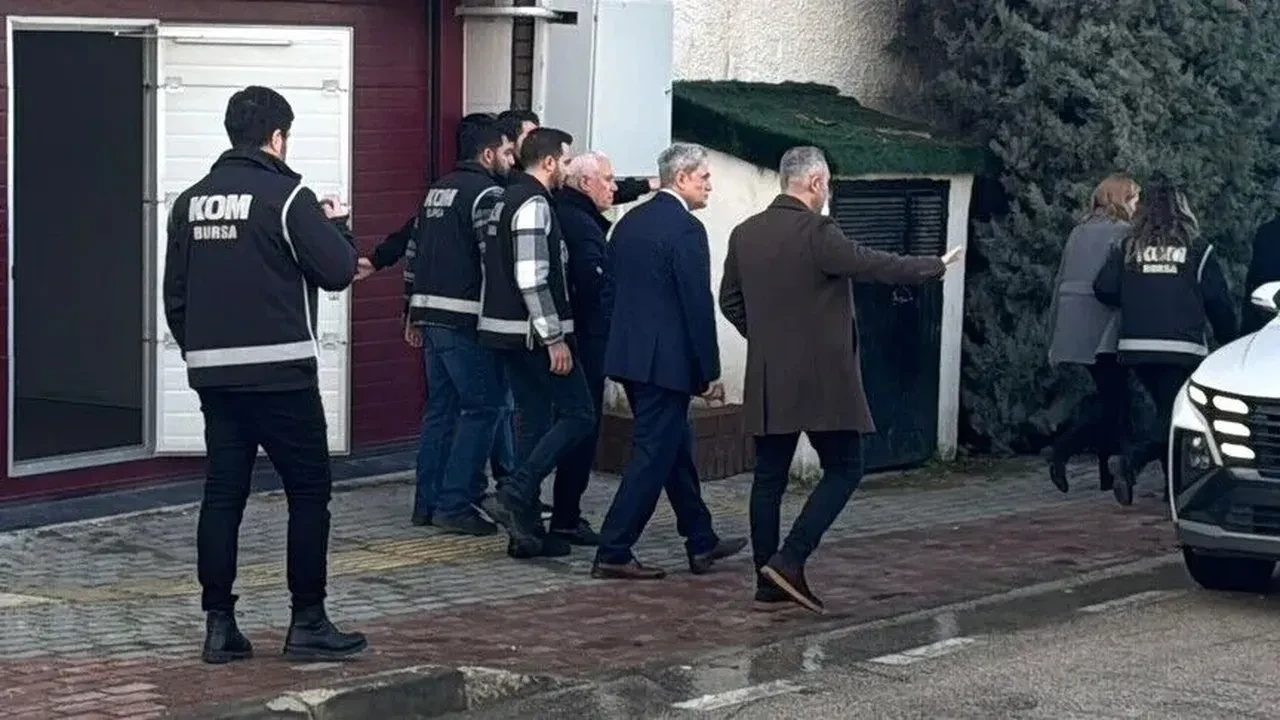 Eski Bursa Büyükşehir Belediye Başkanı Mustafa Bozbey'in yargılandığı davada 16 kişiye tahliye kararı