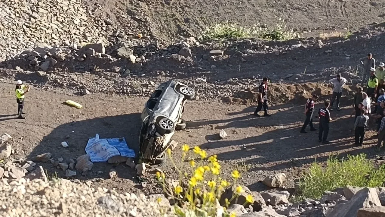 Giresun'da otomobil dere yatağına devrildi: 3 ölü, 3 yaralı