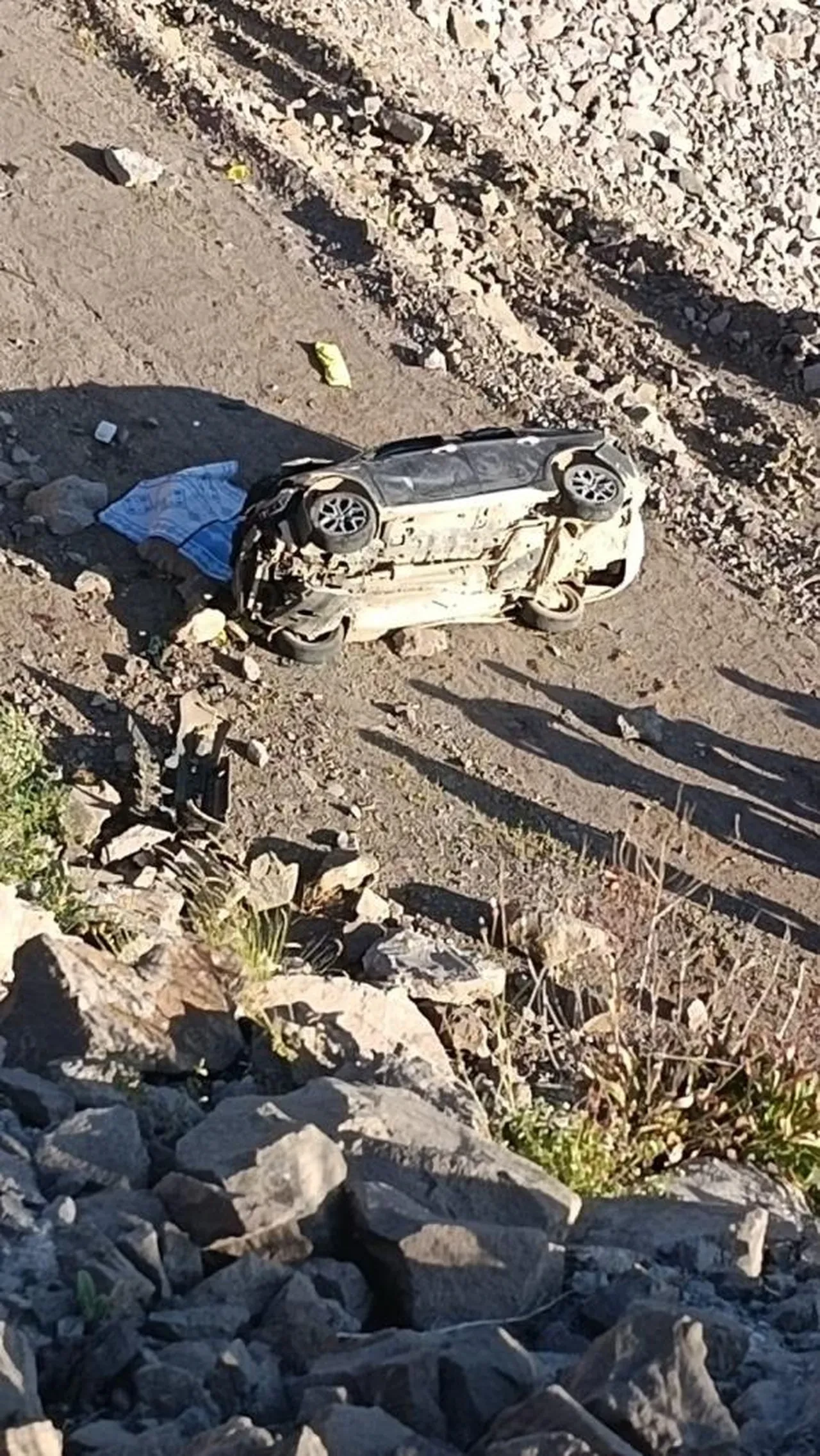 Giresun'da otomobil dere yatağına devrildi: 3 ölü, 3 yaralı