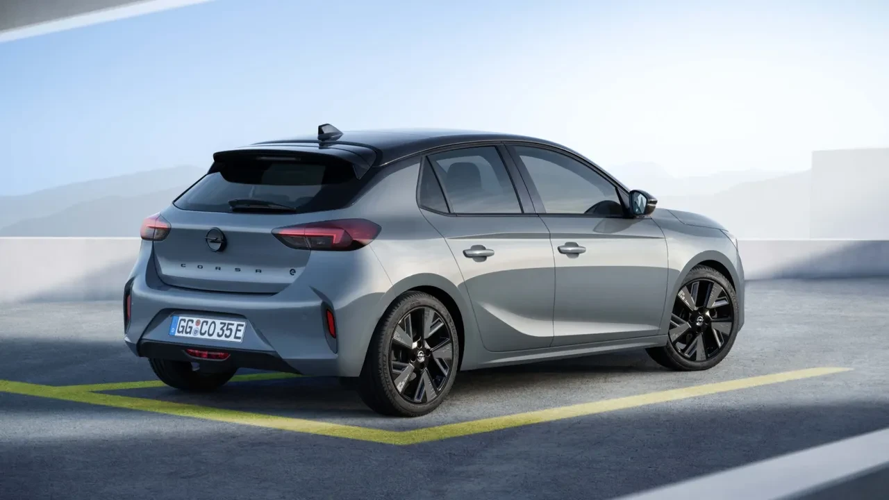 Hangisini tercih edersin? Renault Clio mu, Opel Corsa mı?