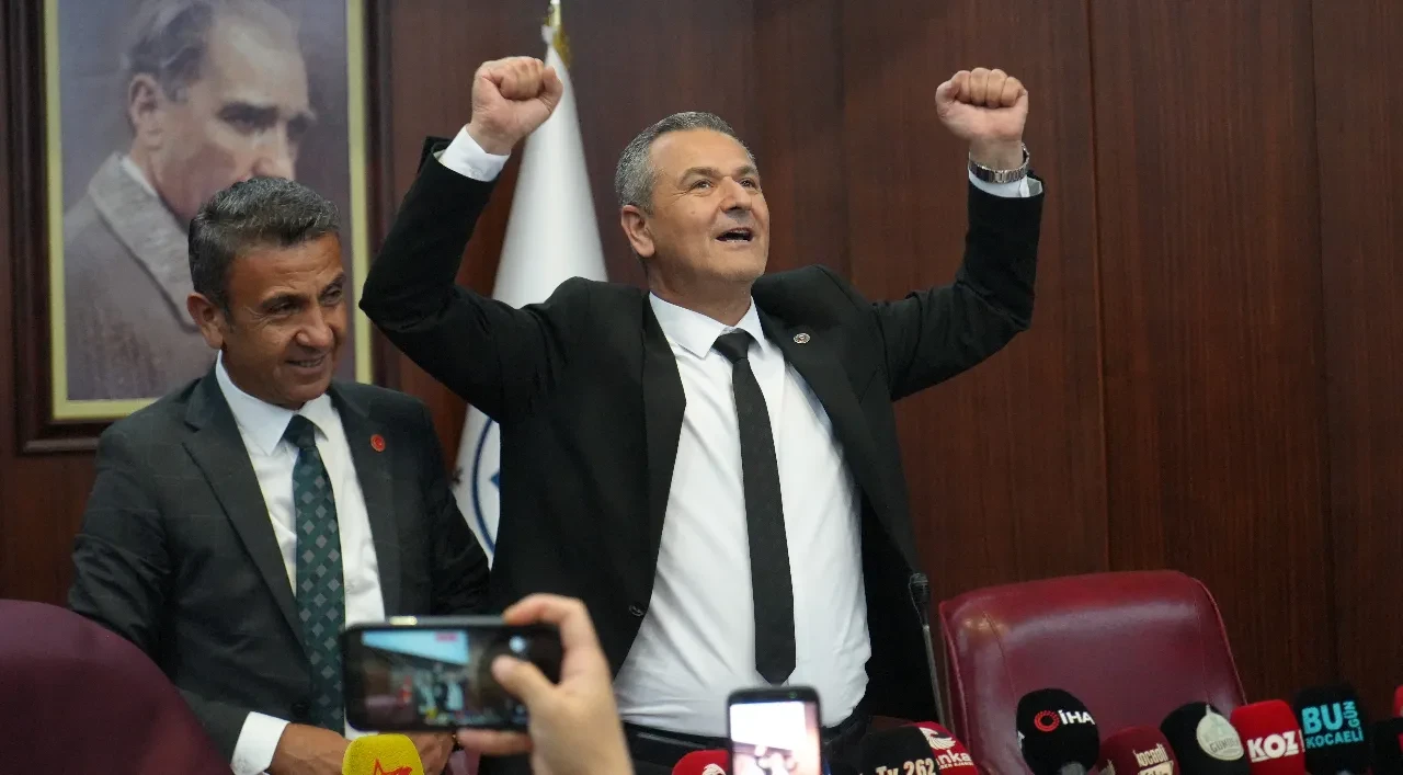 İzmit'te 3 turluk seçim: CHP'nin adayı Lütfü Obuz başkan vekili seçildi