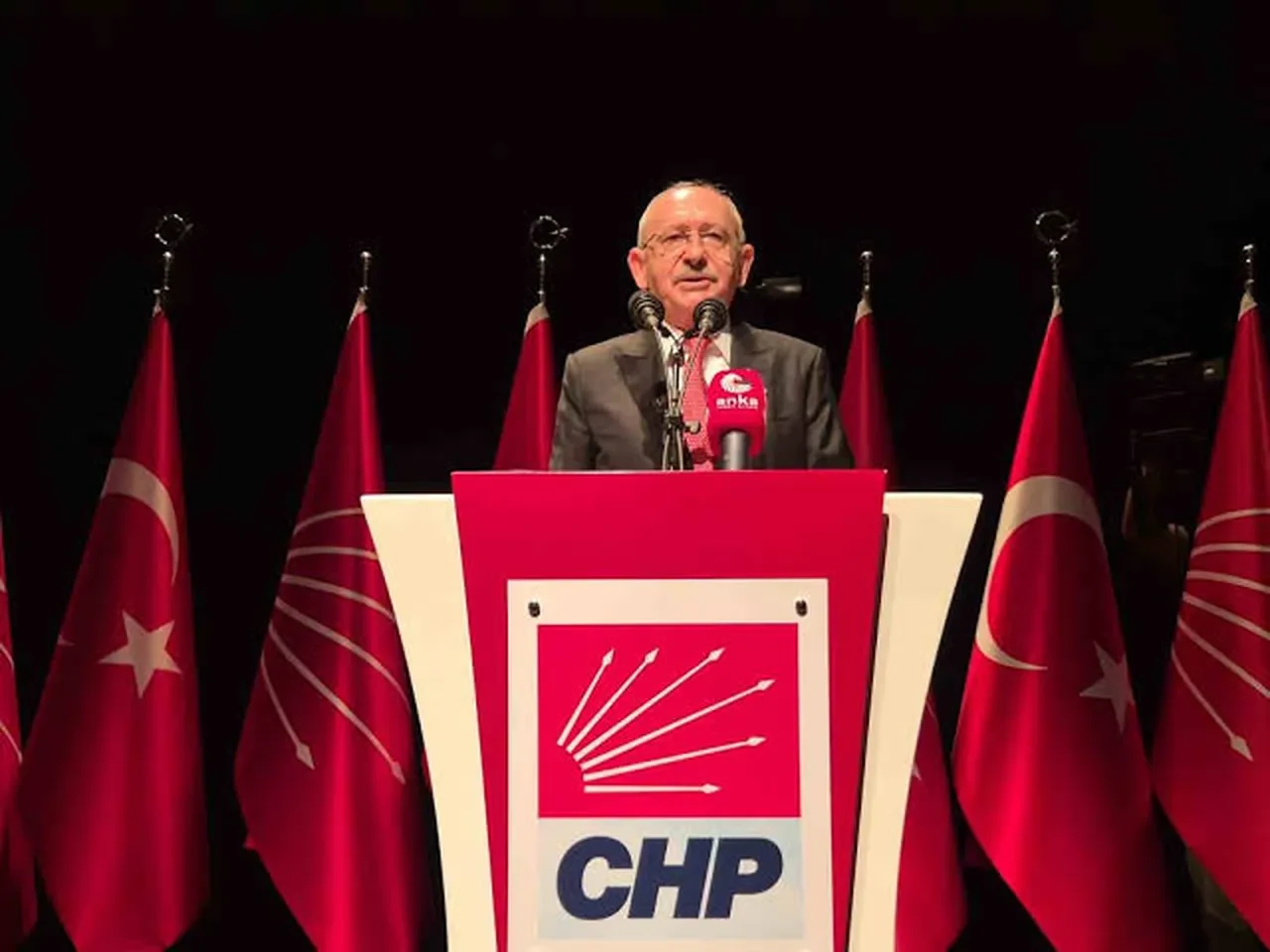 Kılıçdaroğlu'ndan Özgür Özel'e destek! Meclis'te iş birliği yapacaklar