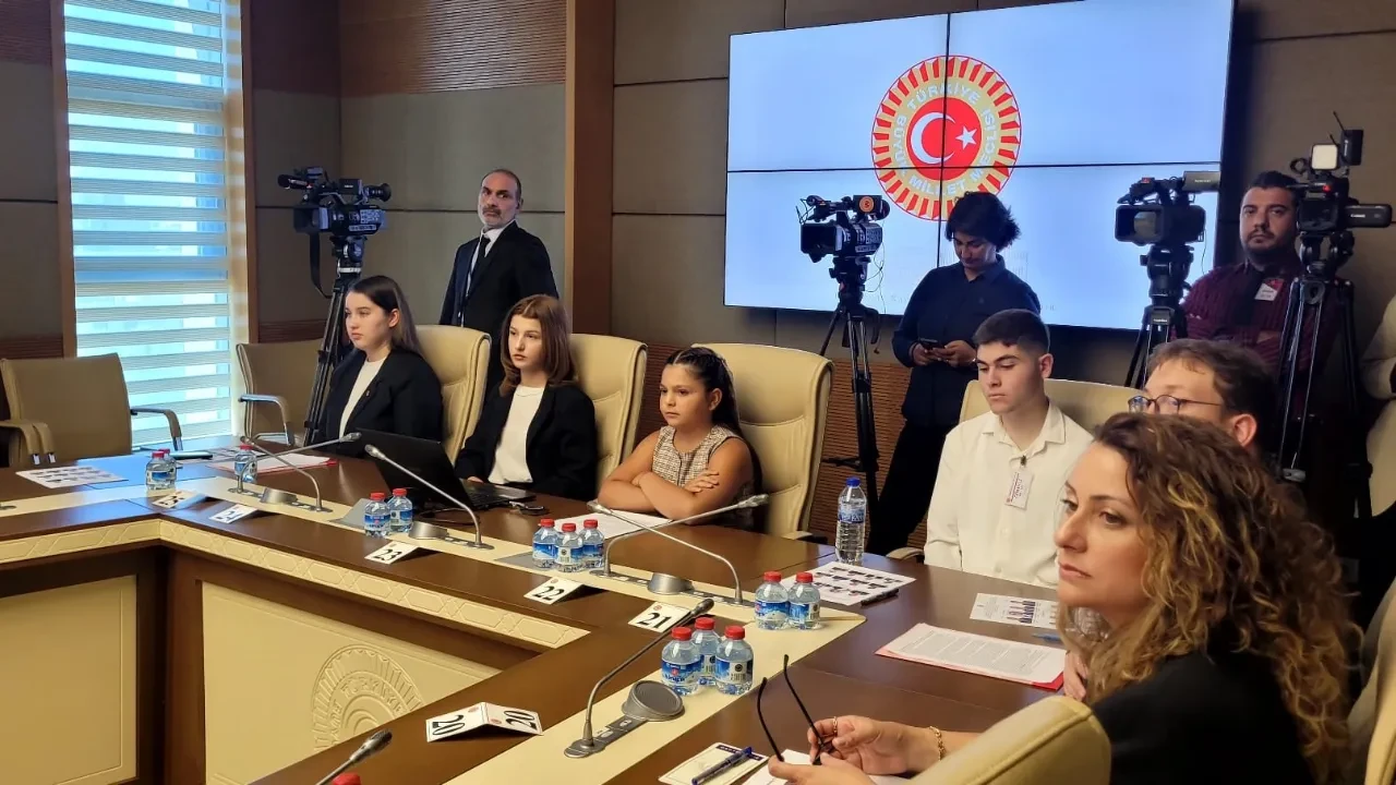 Meclis'te bu defa öğrenciler konuştu: 