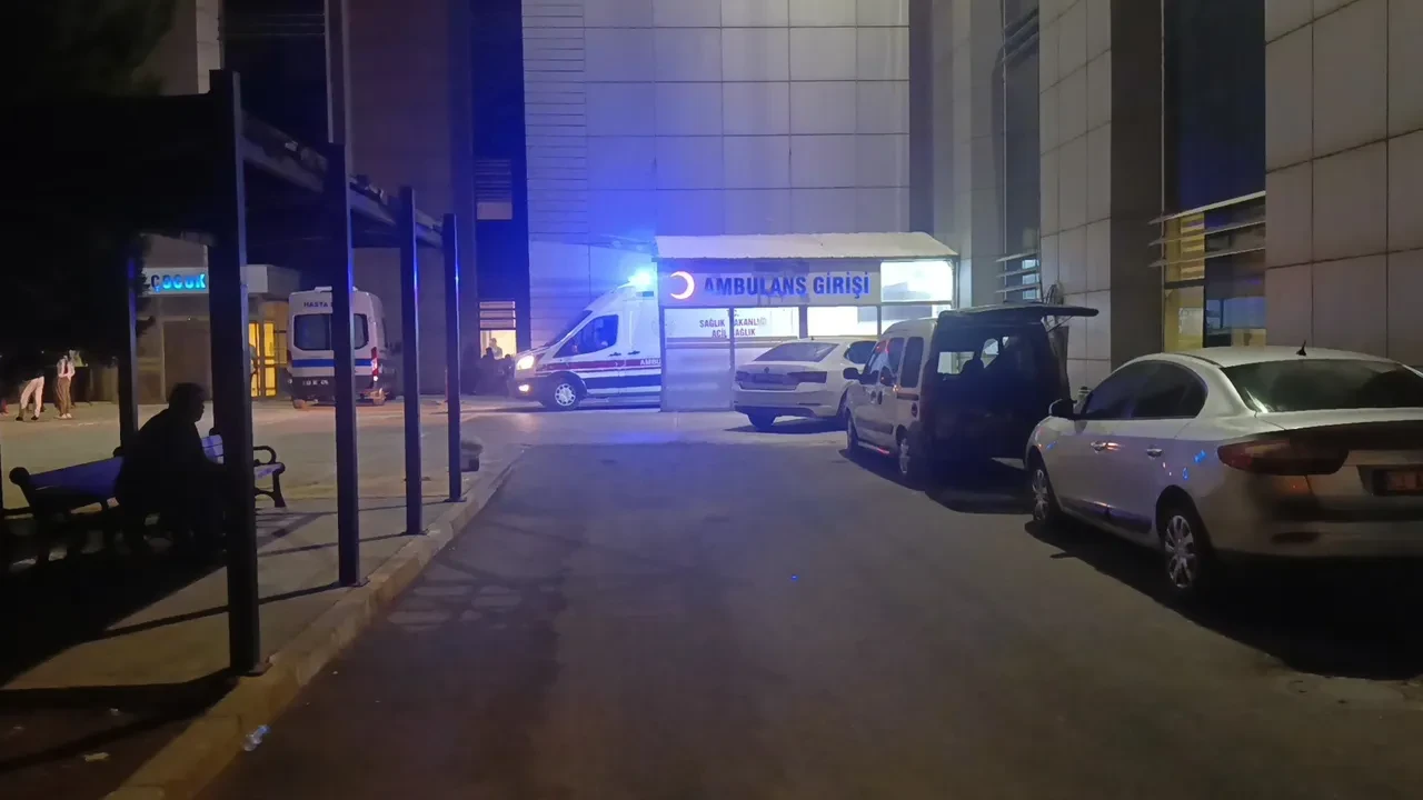 Şanıurfa'da jandarma kılığında büyük gasp! Araçtakileri kelepçelediler, 2 kilogram altın ile 2 milyon TL'yi çaldılar