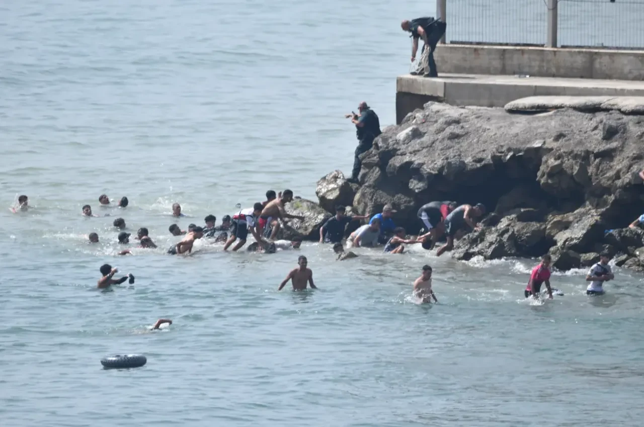 Avrupa'da Ceuta krizi büyüyor! İtalya "Schengen İspanya’ya kapatılsın" dedi, Madrid büyükelçiyi çağırdı