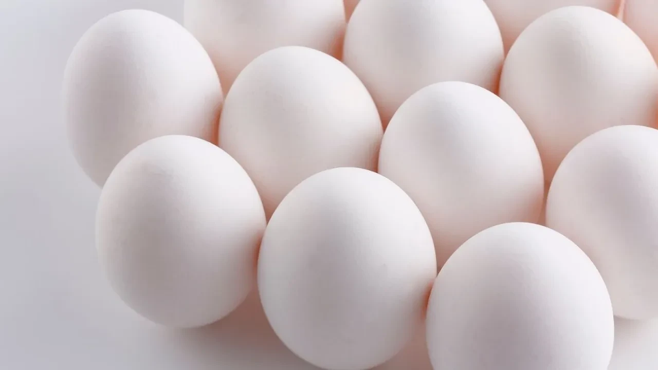 Bu tarifi yapmak için sabırsızlanacaksınız! Kahvaltıların yeni gözdesi çörekotlu yumurta