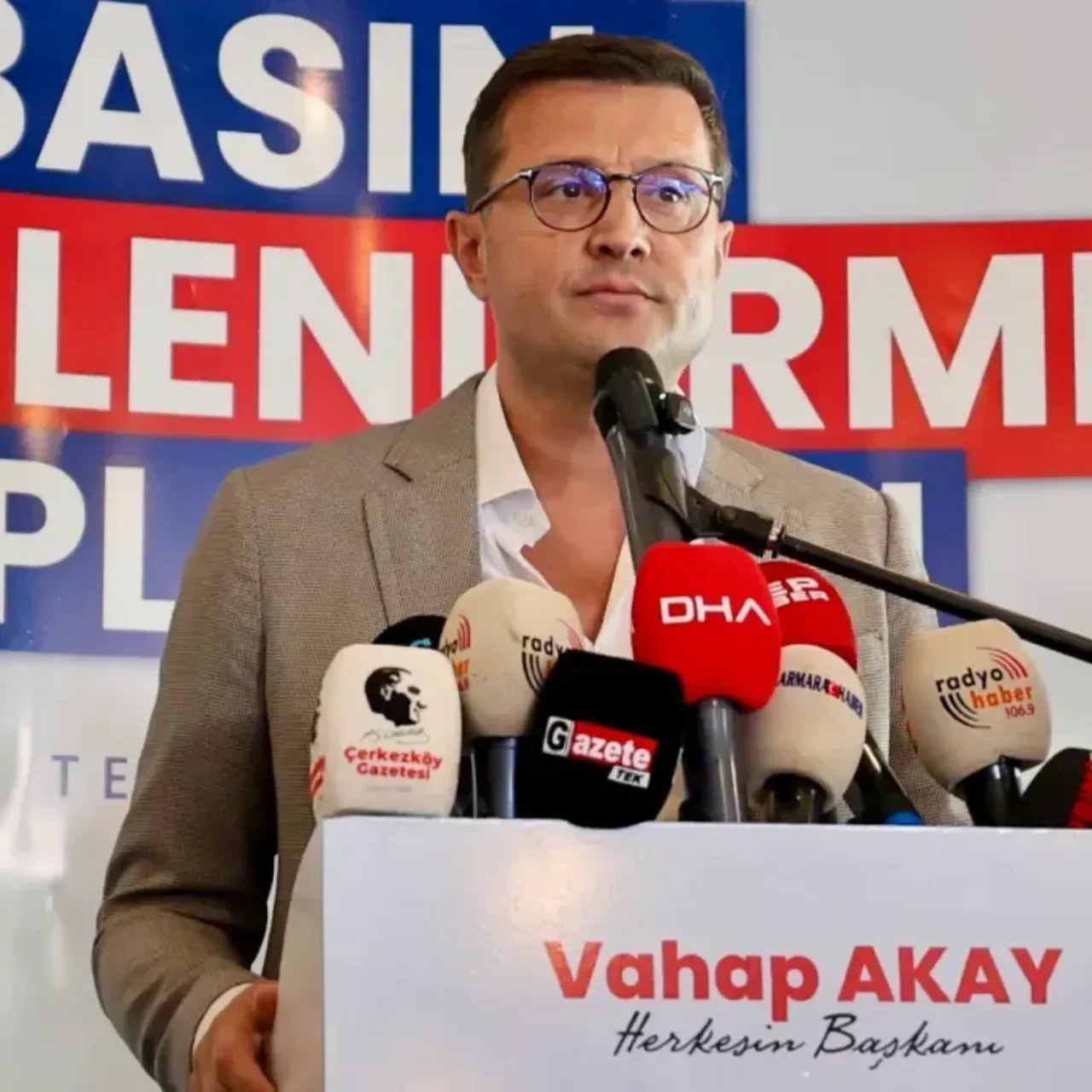 Çerkezköy Belediye Başkanı Vahap Akay CHP'den istifa etti: 