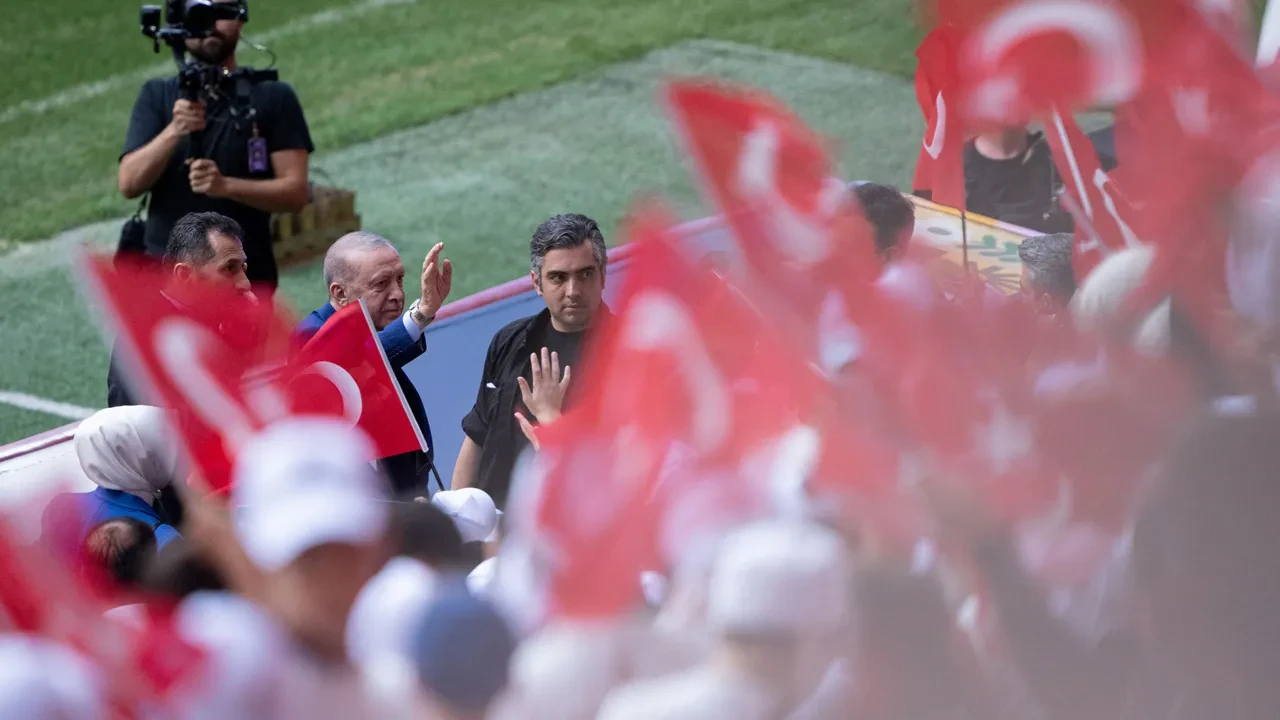 Cumhurbaşkanı Erdoğan'dan TÜGVA'yı hedef alanlara tepki: Gençler ecdadı anlamasın, tarih kodlarıyla buluşmasın diye hazmedemiyorlar