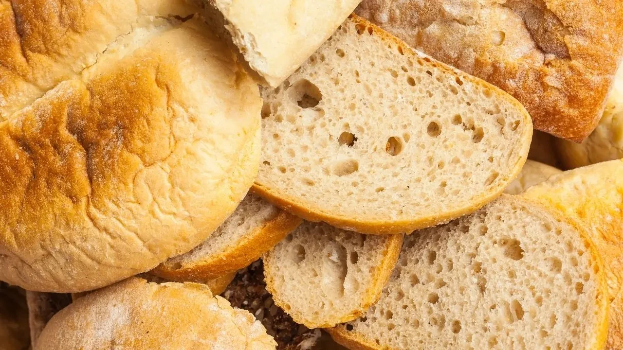 Ekmeği bayatlamadan uzun süre saklamanın en pratik yöntemini buldum!