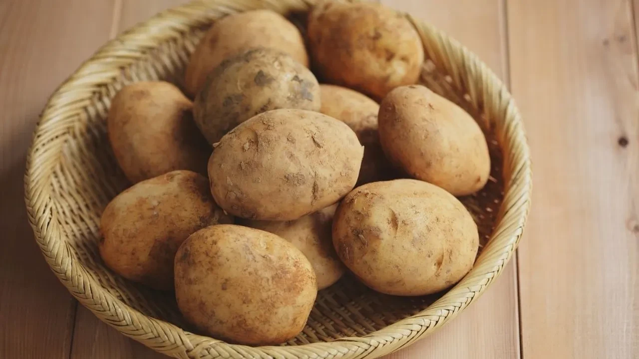 Patates gerçekten cilt kararmalarına iyi geliyor mu? İşte doğru bilinen o yanlış