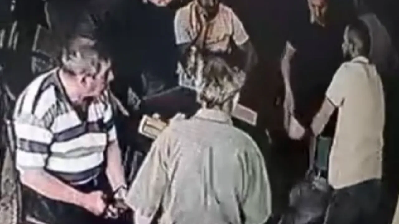 Portakal canına mal oluyordu! Kurtulunca okeye kaldığı yerden devam etti