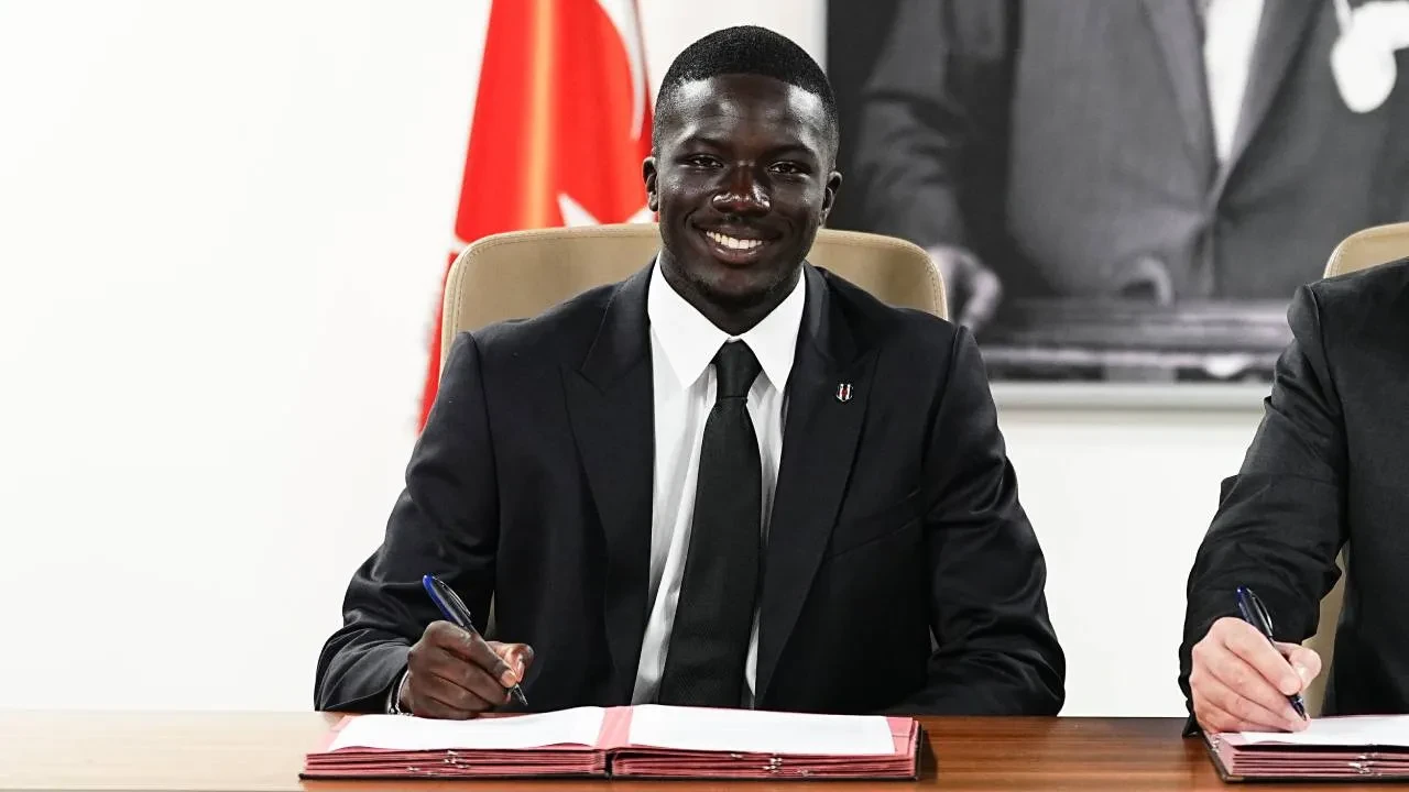 Beşiktaş genç yıldızın transferini açıkladı! İlhan Fakılı, İstanbul'a geliyor