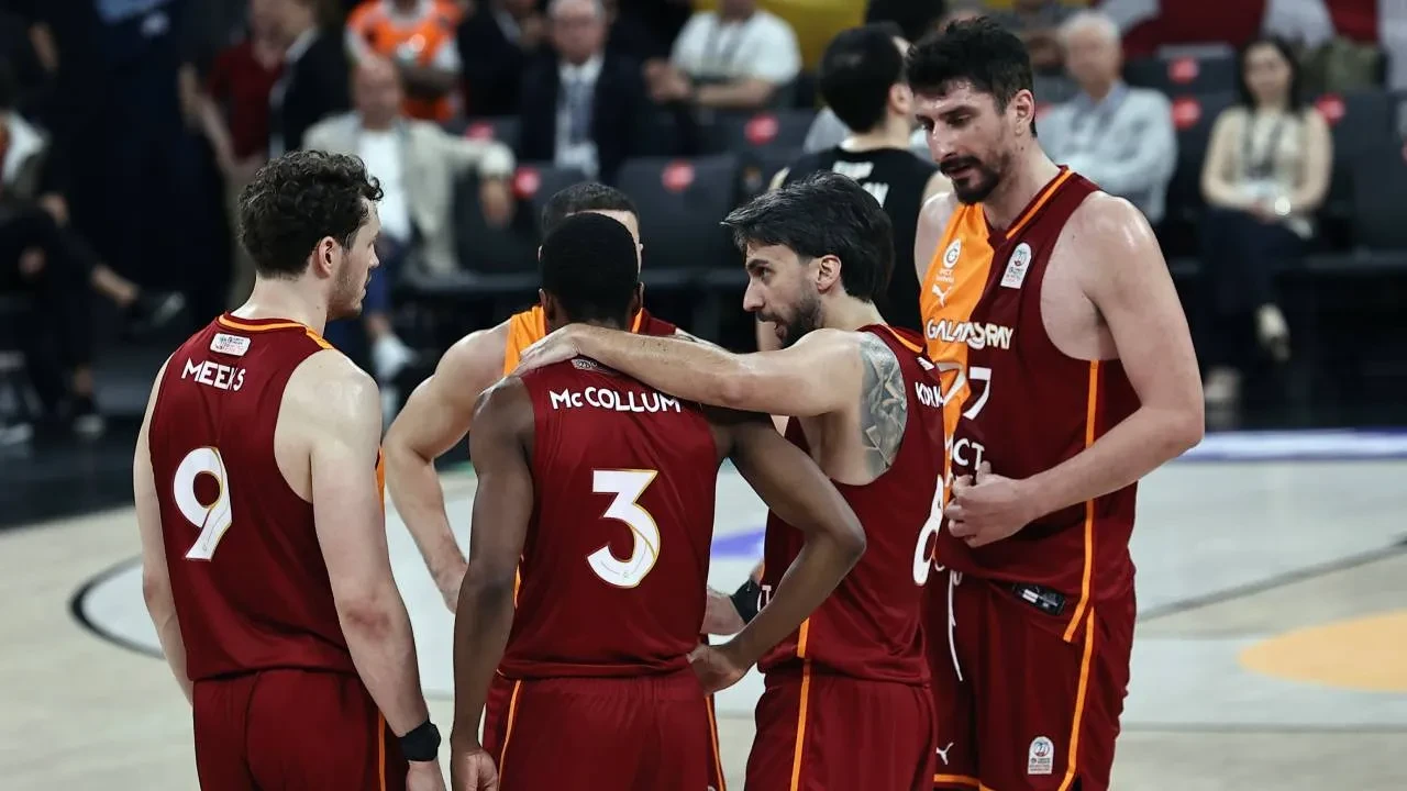 Galatasaray, eski Fenerbahçeliyi kadrosuna kattı! Sarı-kırmızılılar transferi resmen duyurdu