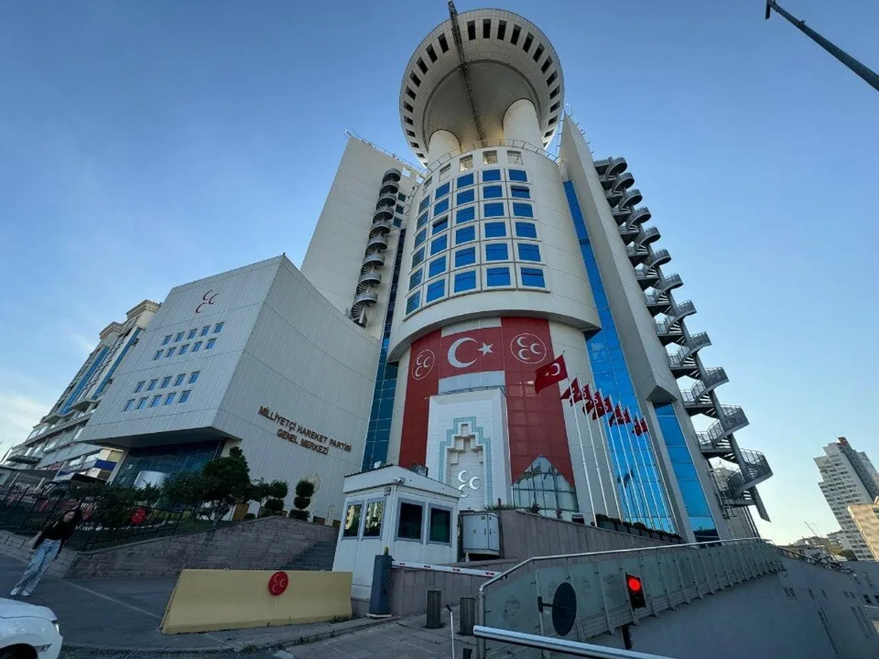MHP'nin acı günü: Bahçeli'nin yol arkadaşı Soner Arın hayatını kaybetti