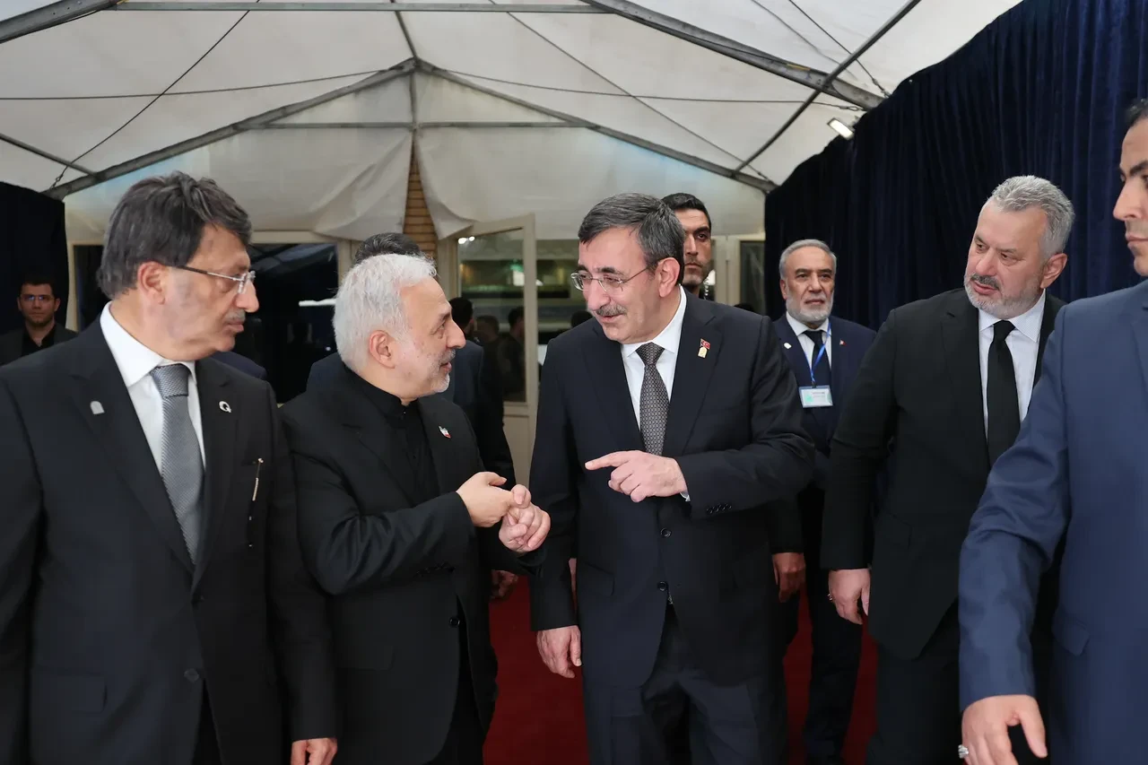 Savaşın ilk gününde öldürülen İran'ın eski dini lideri Ali Hamaney'e ve ailesine veda! Cumhurbaşkanı Yardımcısı Cevdet Yılmaz'dan net mesaj