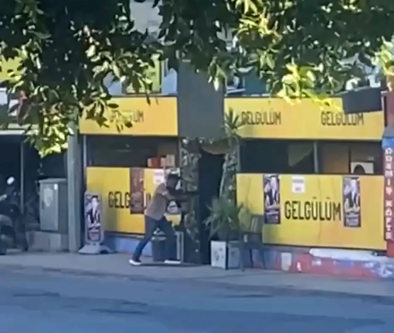 Sevgilisinin çalıştığı dükkana gelip rastgele tüfekle ateş etti! Bodrum'da saldırı anları