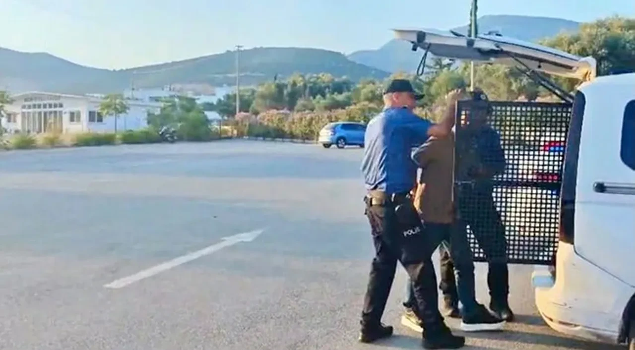 Sevgilisinin çalıştığı dükkana gelip rastgele tüfekle ateş etti! Bodrum'da saldırı anları