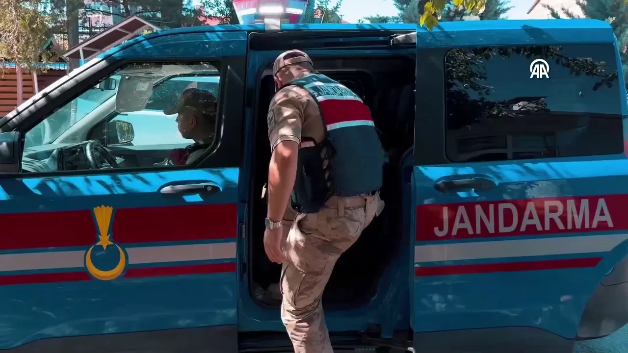 Van'da çobanları silahla tehdit edip 800 küçükbaş hayvanı gaspettiler
