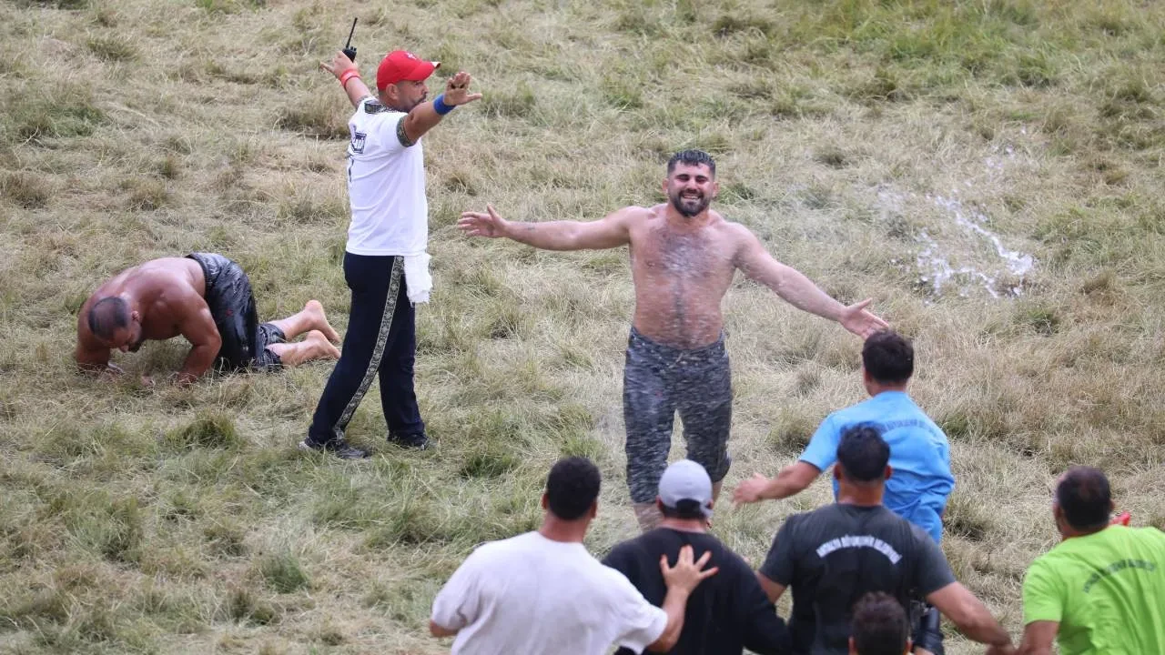 665. Tarihi Kırkpınar Yağlı Güreşleri'nde başpehlivanlığı Erkan Taş kazandı
