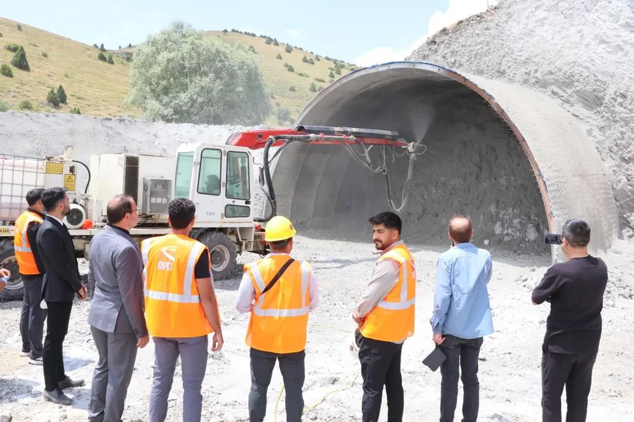 Bakan Uraloğlu duyurdu... Sürücülerin korkulu rüyasıydı! Seyahat süresi 5 dakikaya düşecek